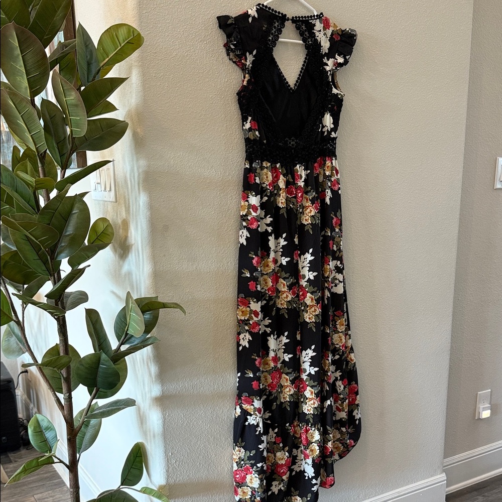 NWT Gorgeous Floral Black Maxi Dress Open Back Women Medium Lace Detail - Picture 6 of 17